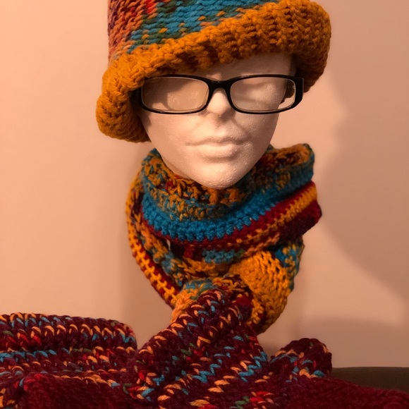 Reversible Crochet/knitted hat set. NWOT. - Picture 7 of 8